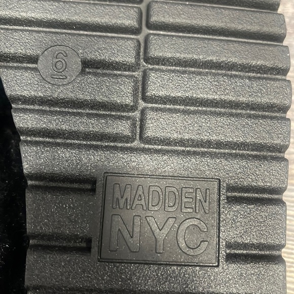 Madden NYC Crossband Platform - Picture 8 of 10